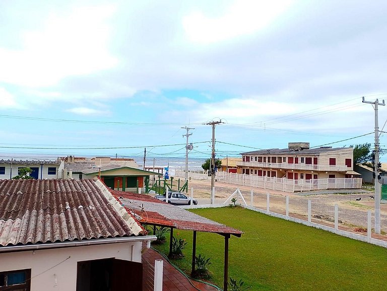 Apê com vista para o mar, no centro de Cidreira!