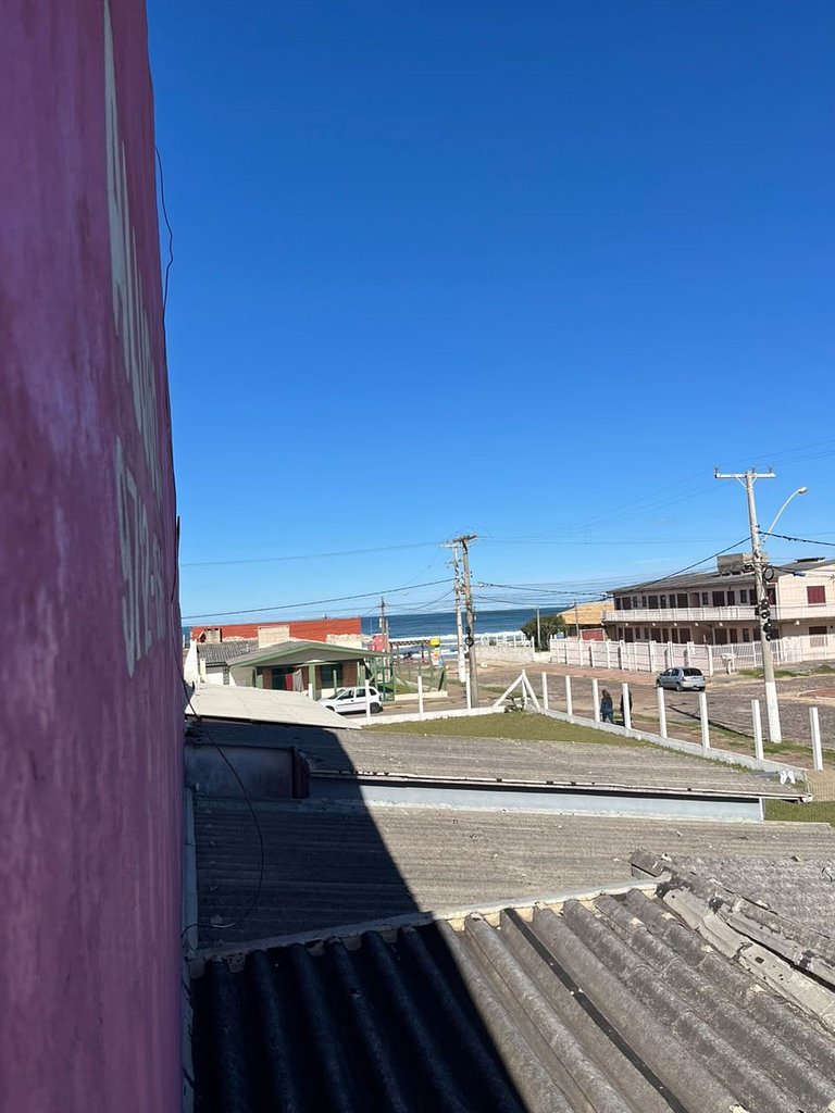 Apê com vista para o mar, no centro de Cidreira!